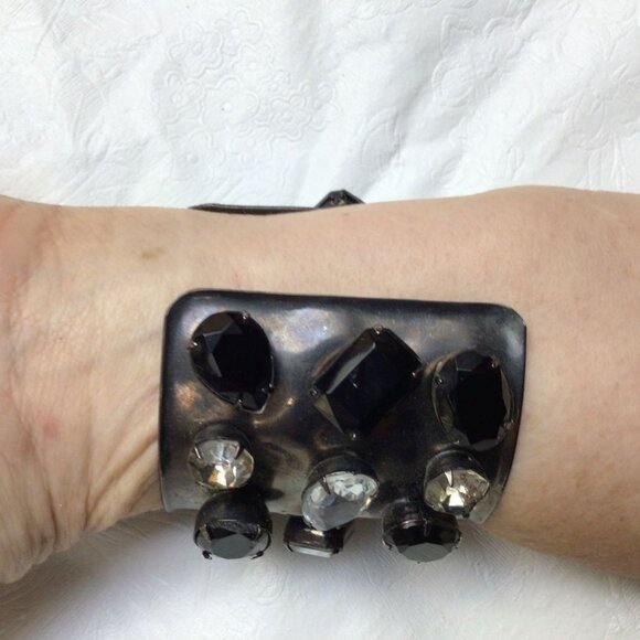 vintage cuff chunky bracelet - Picture 2 of 4